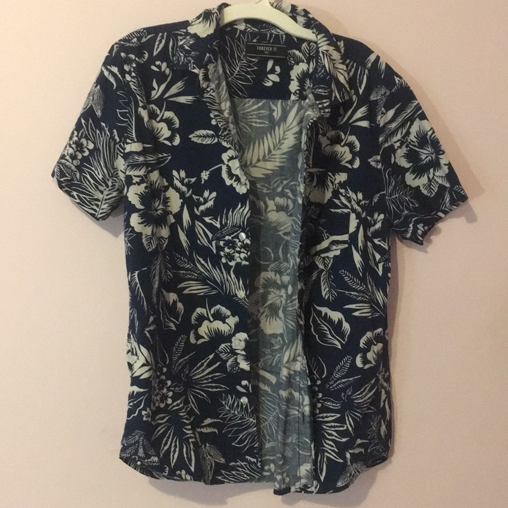 Men’s blue Hawaiian shirt